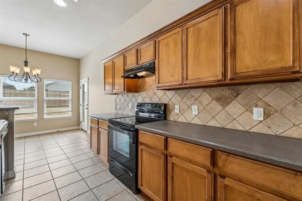 Photo 8 — 9528 SW 25th Street, Oklahoma City, OK 73128