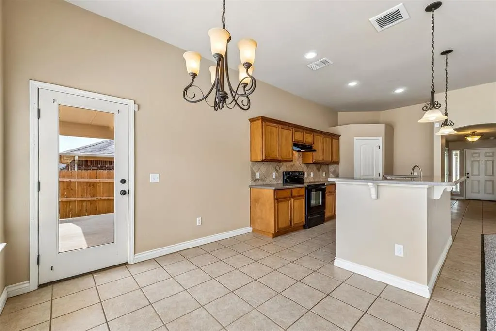 Photo 9 — 9528 SW 25th Street, Oklahoma City, OK 73128