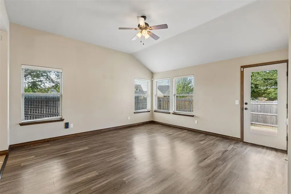 Photo 3 — 2500 NW 185th Street, Edmond, OK 73012