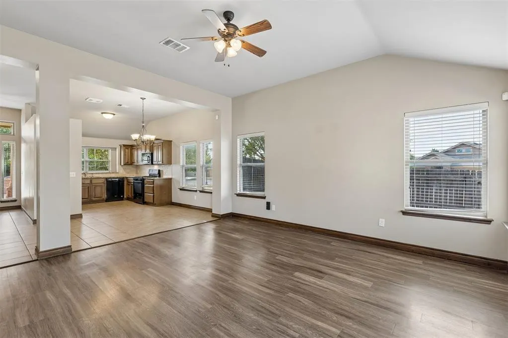 Photo 5 — 2500 NW 185th Street, Edmond, OK 73012
