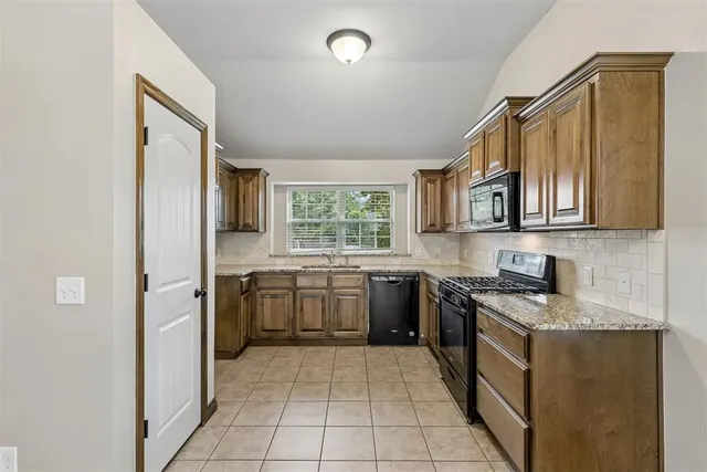 Photo 6 — 2500 NW 185th Street, Edmond, OK 73012