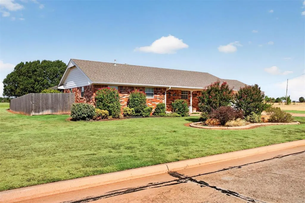 Photo 4 — 920 McDonald Terrace, Cordell, OK 73632