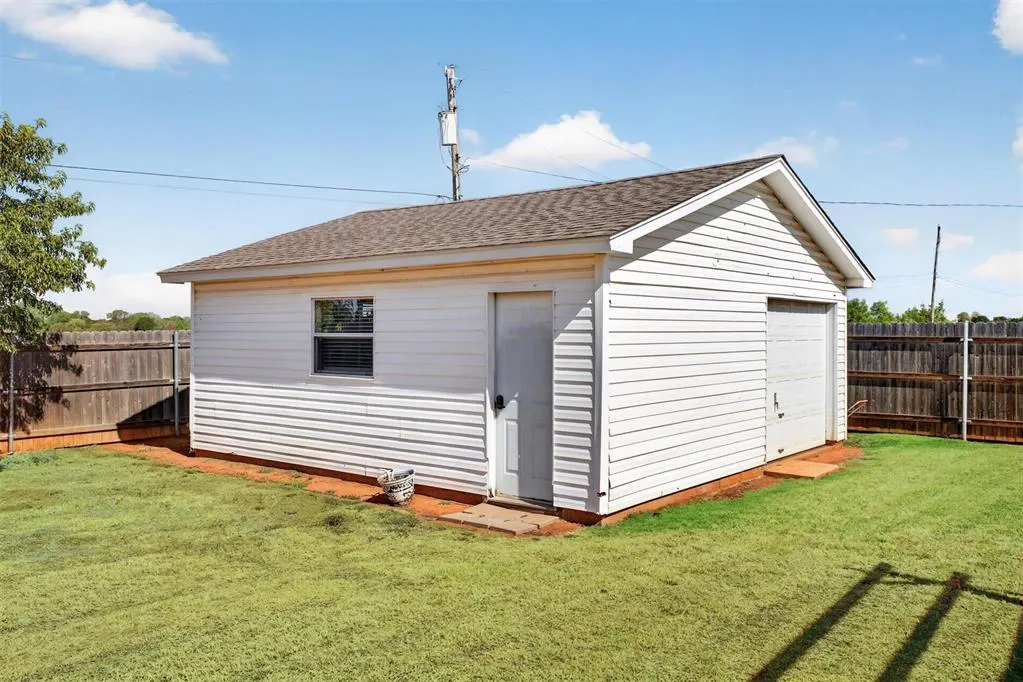 Photo 26 — 920 McDonald Terrace, Cordell, OK 73632