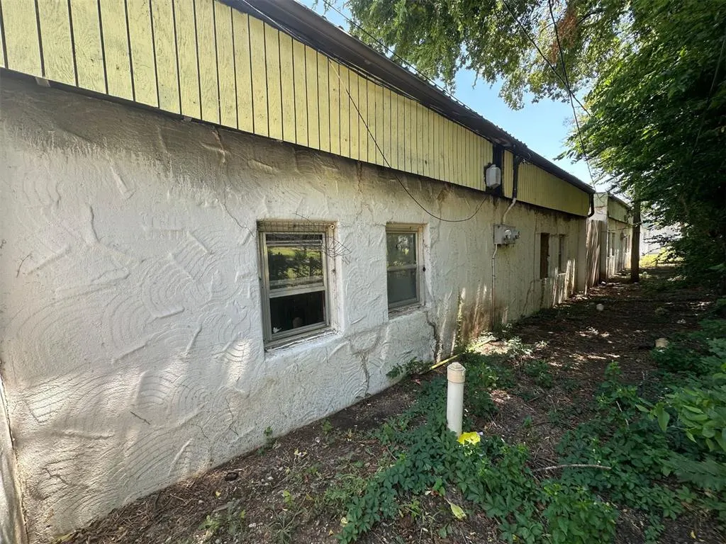 Photo 24 — 402 NW 3rd Street, Lawton, OK 73507