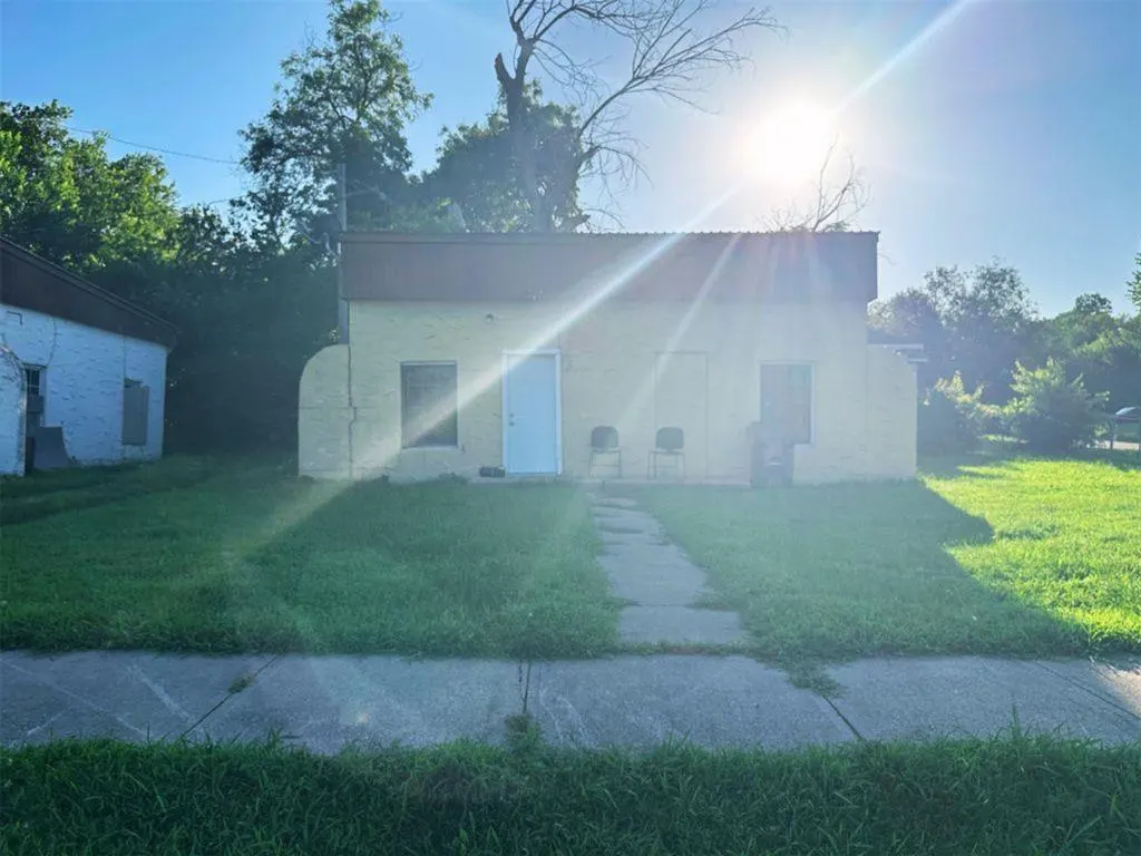 Photo 10 — 408 NW 3rd Street, Lawton, OK 73507