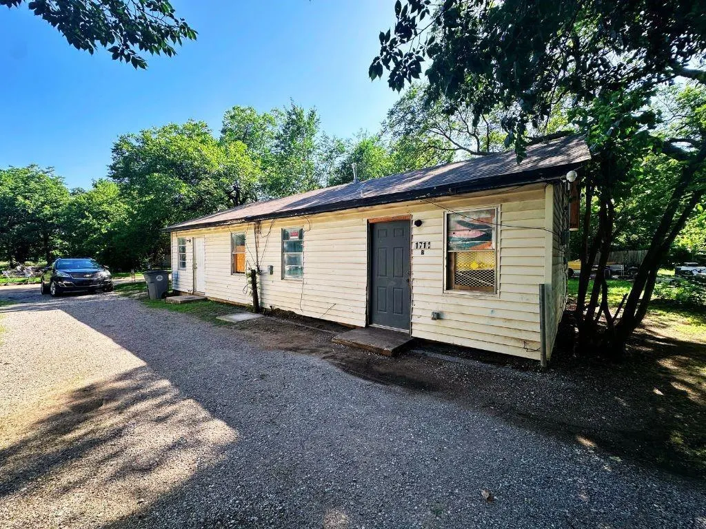 Photo 4 — 1711 NW Kingsbury Avenue, Lawton, OK 73507