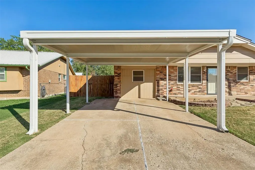 Photo 5 — 1617 NE 6th Terrace, Oklahoma City, OK 73160