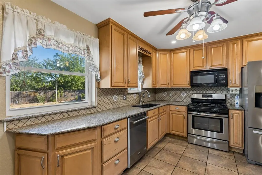 Photo 18 — 1617 NE 6th Terrace, Oklahoma City, OK 73160