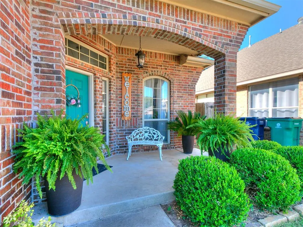 Photo 2 — 2512 SW 141st Street, Oklahoma City, OK 73170