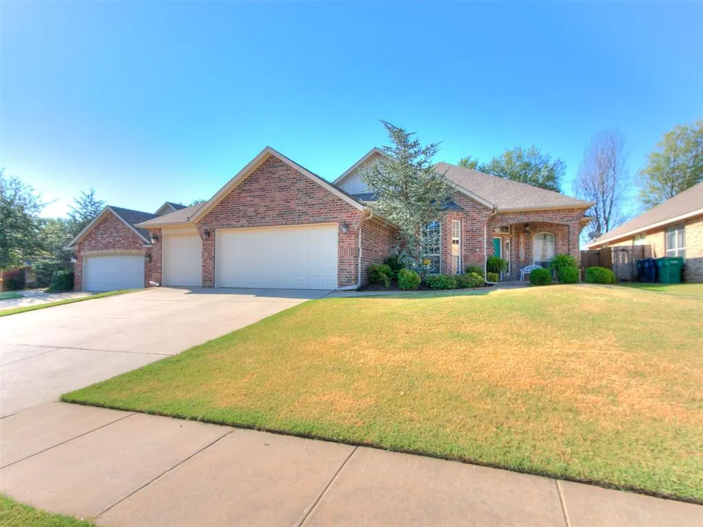 Photo 3 — 2512 SW 141st Street, Oklahoma City, OK 73170