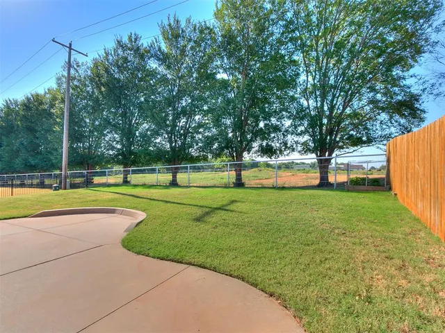 Photo 6 — 2512 SW 141st Street, Oklahoma City, OK 73170