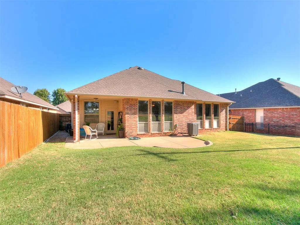 Photo 7 — 2512 SW 141st Street, Oklahoma City, OK 73170