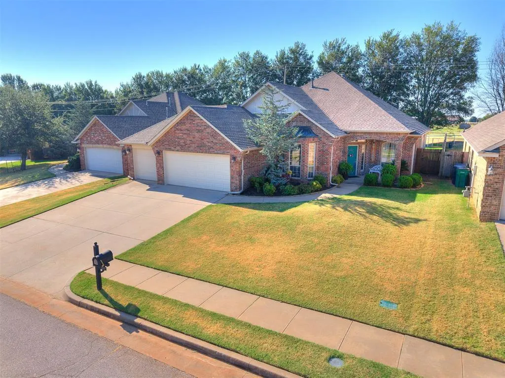 Photo 9 — 2512 SW 141st Street, Oklahoma City, OK 73170