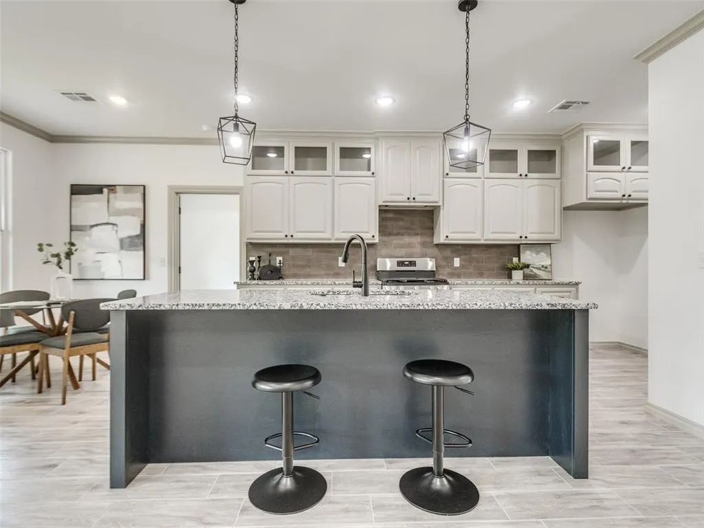 Photo 9 — 809 SE 49th Street, Oklahoma City, OK 73129