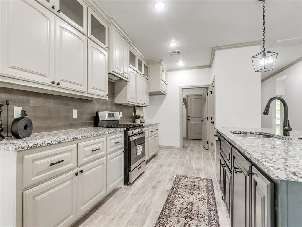 Photo 10 — 809 SE 49th Street, Oklahoma City, OK 73129
