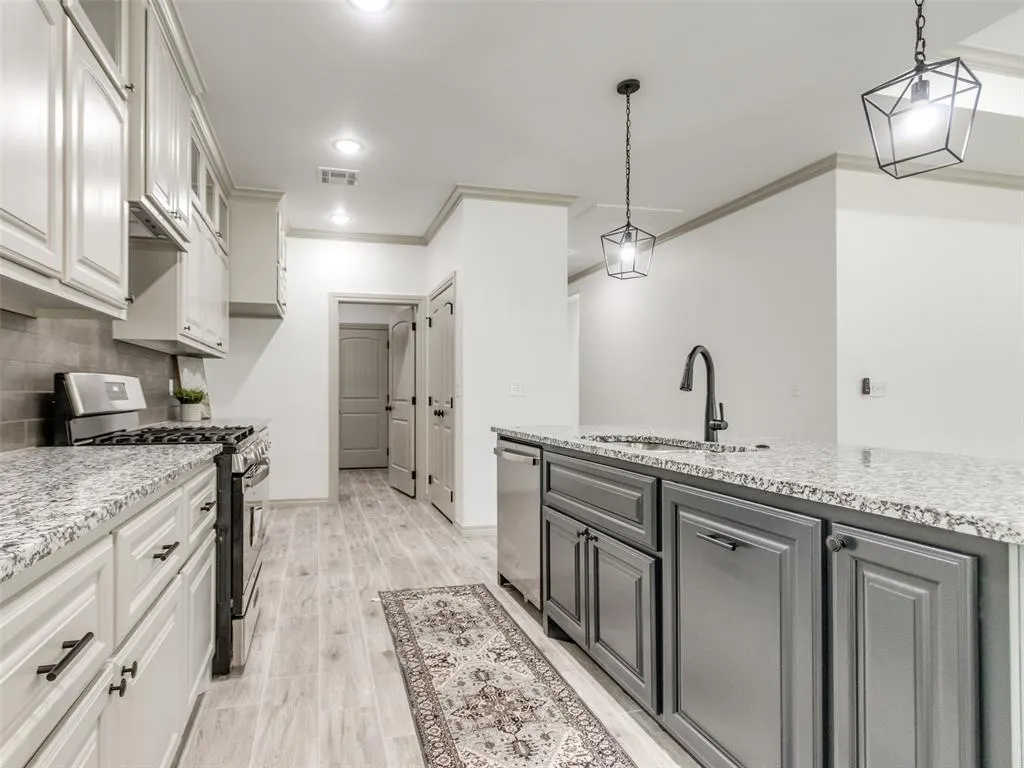 Photo 11 — 809 SE 49th Street, Oklahoma City, OK 73129
