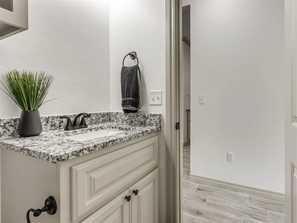 Photo 19 — 809 SE 49th Street, Oklahoma City, OK 73129