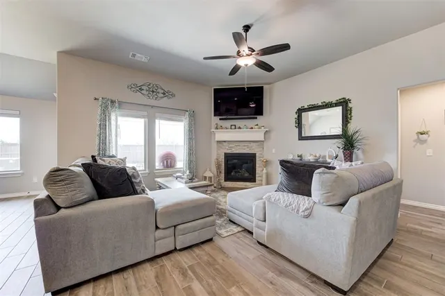 Photo 2 — 4317 Palisade Lane, Oklahoma City, OK 73179