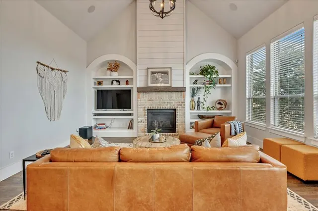 Photo 3 — 217 Pont Julienn Court, Edmond, OK 73034