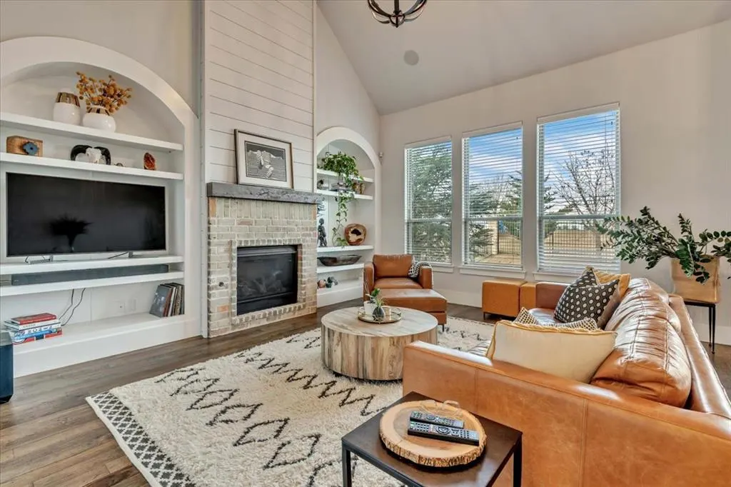 Photo 4 — 217 Pont Julienn Court, Edmond, OK 73034