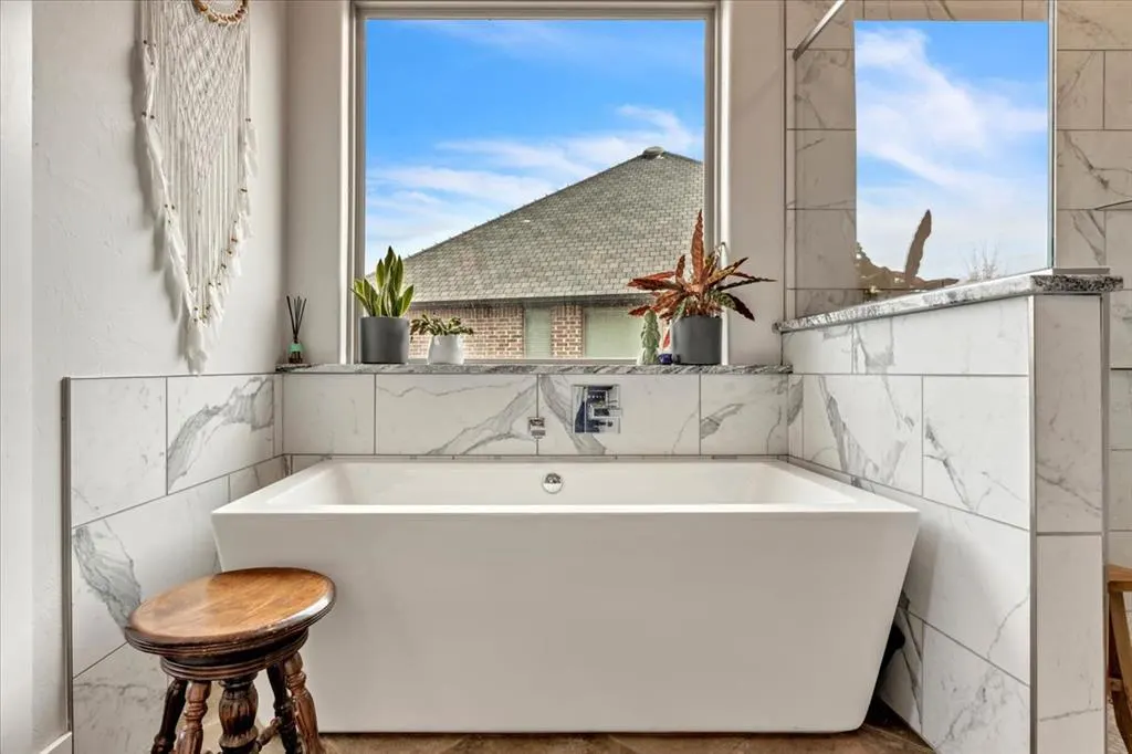 Photo 17 — 217 Pont Julienn Court, Edmond, OK 73034