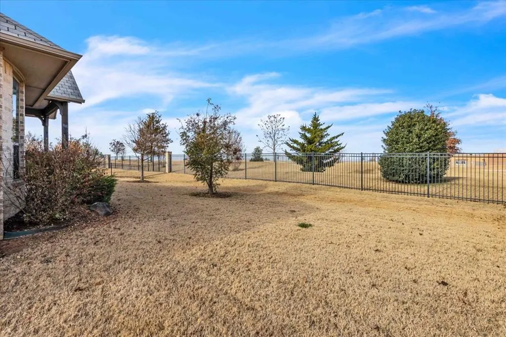 Photo 29 — 217 Pont Julienn Court, Edmond, OK 73034