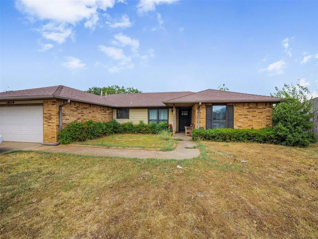 Front exterior — 10529 NW 40th Street, Yukon, OK 73099