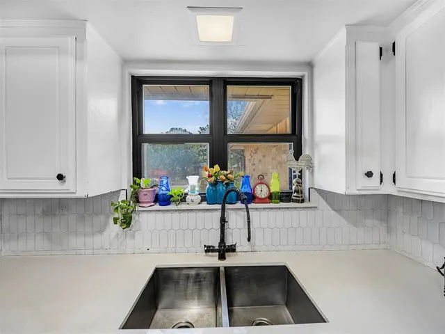 Photo 7 — 10529 NW 40th Street, Yukon, OK 73099
