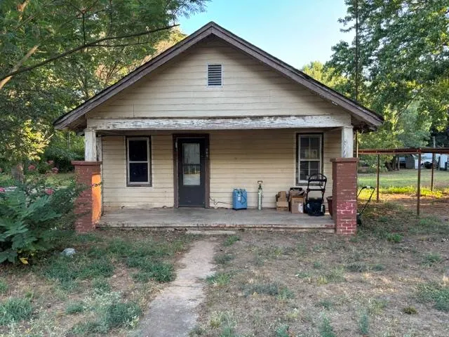 Front exterior — 205 Carter Drive, Elmore City, OK 73433