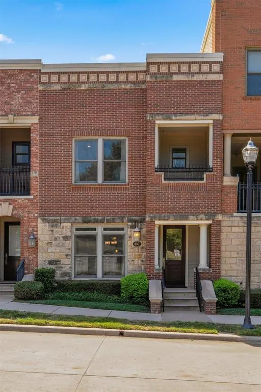 Photo 2 — 402 NE 2nd Street, Oklahoma City, OK 73104