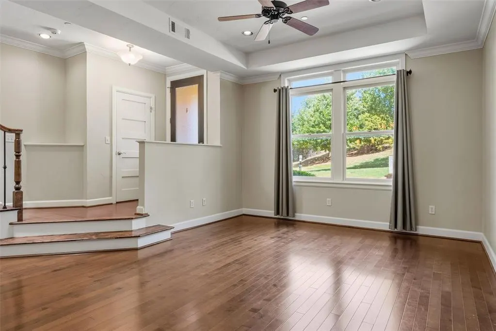 Photo 6 — 402 NE 2nd Street, Oklahoma City, OK 73104
