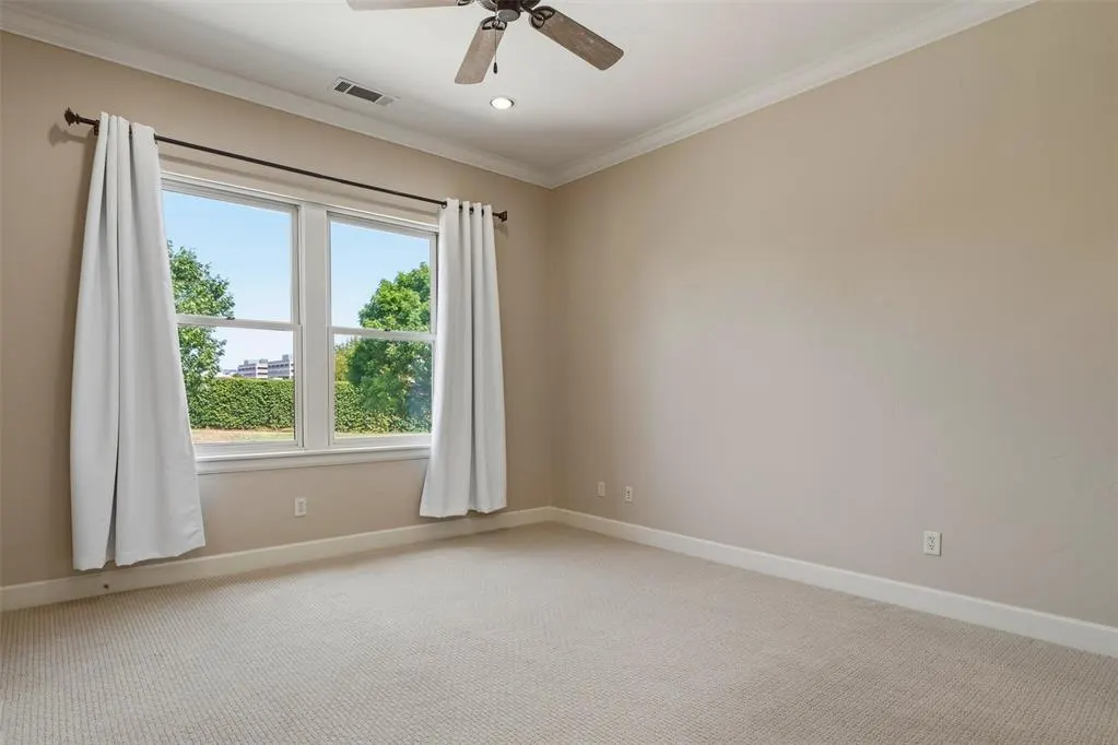 Photo 16 — 402 NE 2nd Street, Oklahoma City, OK 73104