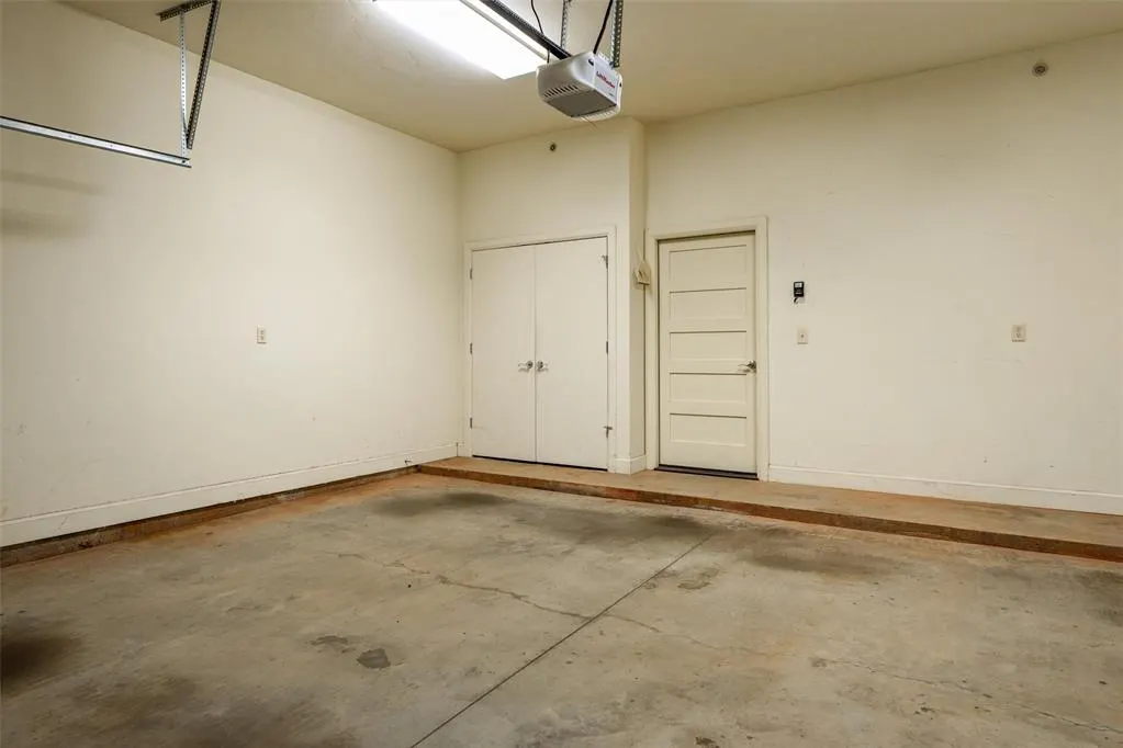 Photo 32 — 402 NE 2nd Street, Oklahoma City, OK 73104