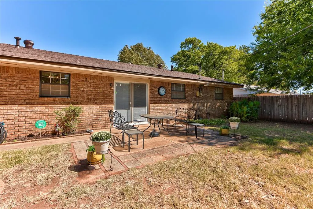 Photo 39 — 202 E Cherry Avenue, Yukon, OK 73099