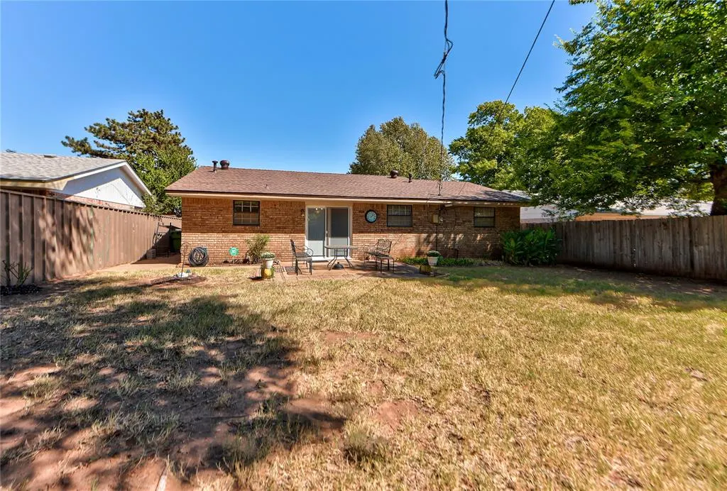 Photo 42 — 202 E Cherry Avenue, Yukon, OK 73099