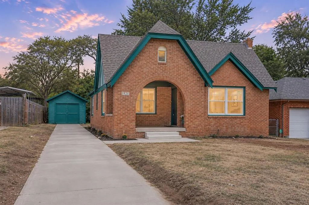 Front exterior — 1521 NE 11th Street, Oklahoma City, OK 73117