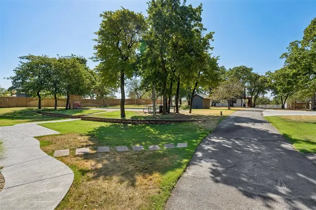 Photo 3 — 600 Sherwood Lane, Edmond, OK 73034