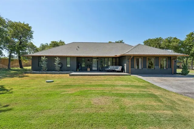 Photo 4 — 600 Sherwood Lane, Edmond, OK 73034