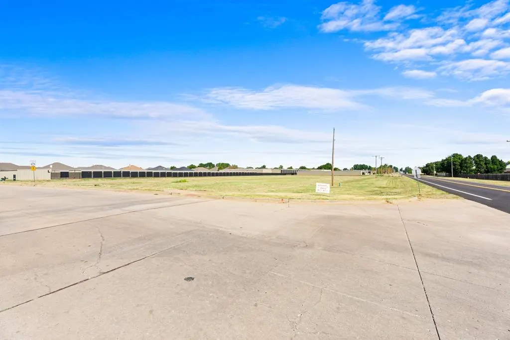 Photo 19 — N Clear Springs Road, Mustang, OK 73064