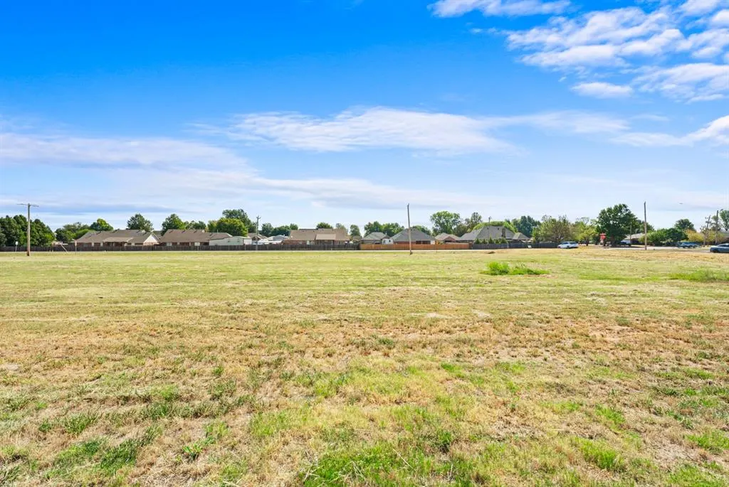 Photo 24 — N Clear Springs Road, Mustang, OK 73064