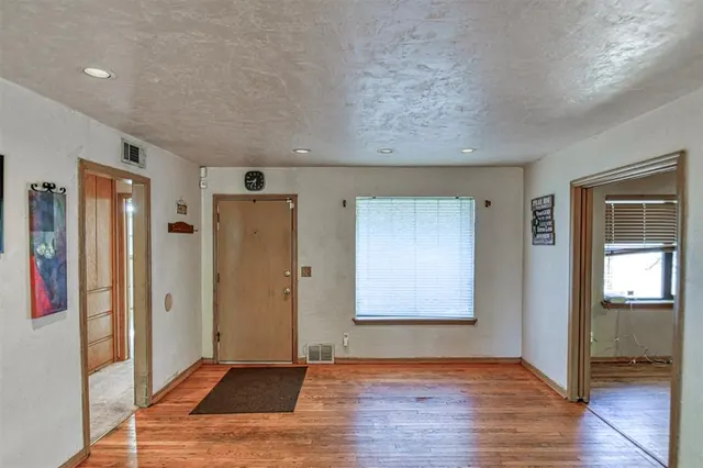 Photo 4 — 3939 Cashion Place, Oklahoma City, OK 73112
