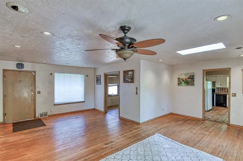 Photo 6 — 3939 Cashion Place, Oklahoma City, OK 73112