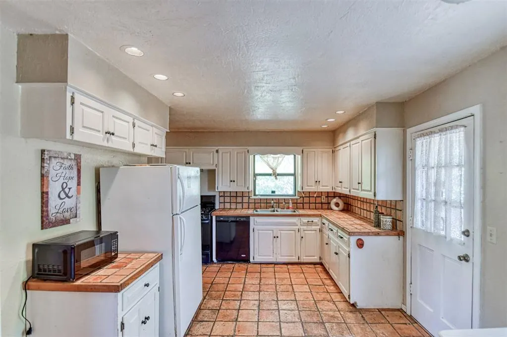 Photo 10 — 3939 Cashion Place, Oklahoma City, OK 73112