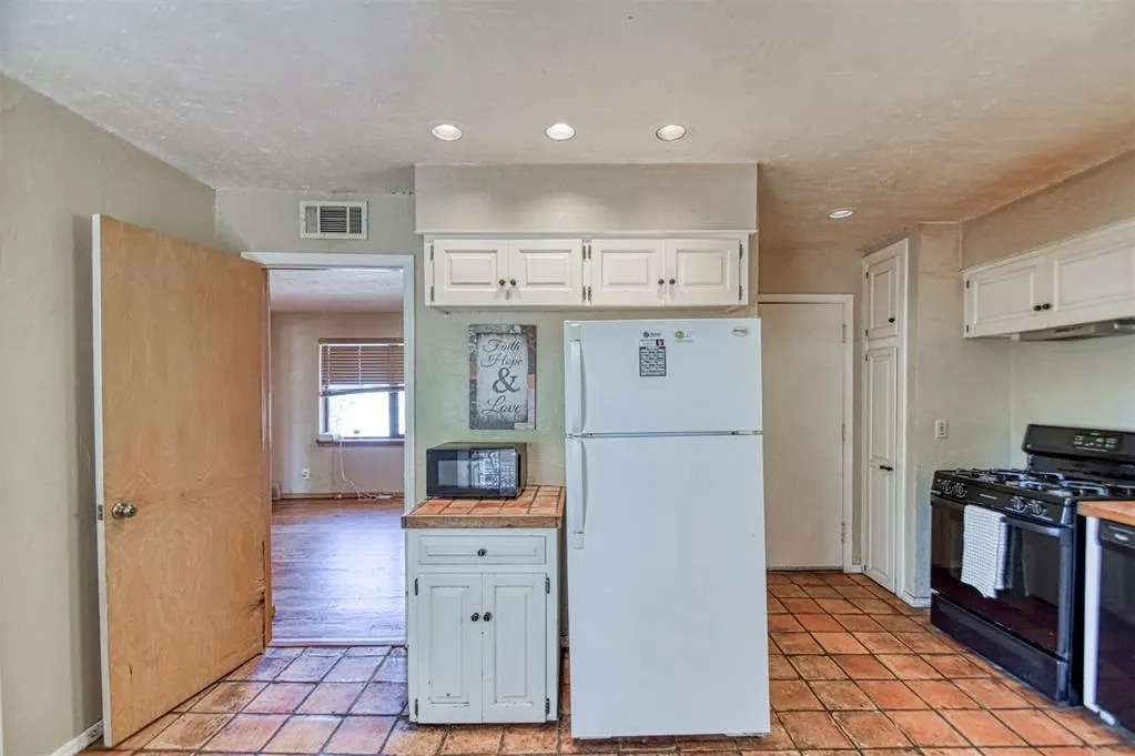 Photo 14 — 3939 Cashion Place, Oklahoma City, OK 73112