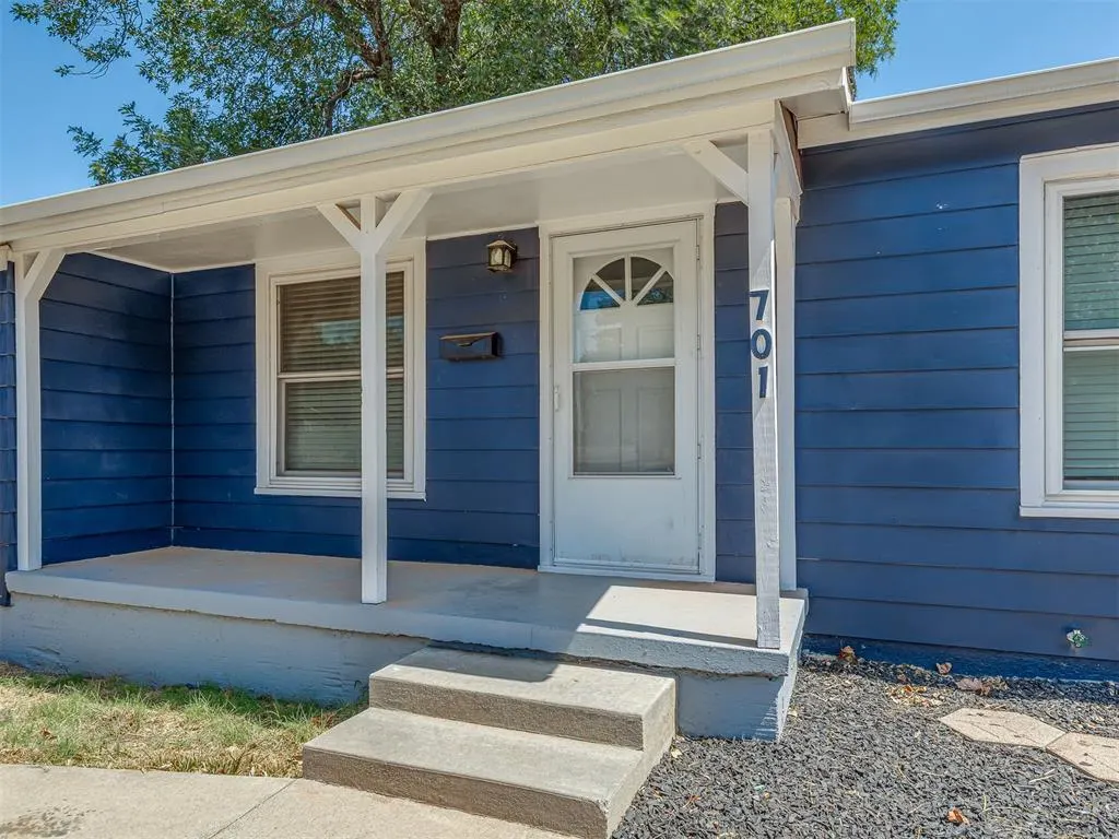 Photo 3 — 701 S 14th Street, Chickasha, OK 73018