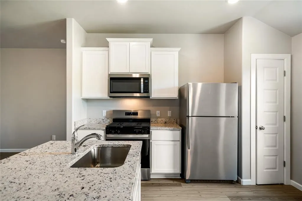Photo 3 — 1910 Redwood Lane, El Reno, OK 73036