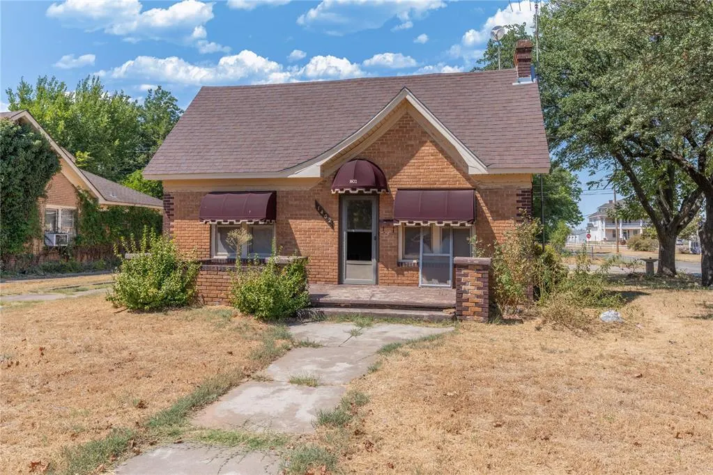 Front exterior — 1402 S 19th Street, Chickasha, OK 73018
