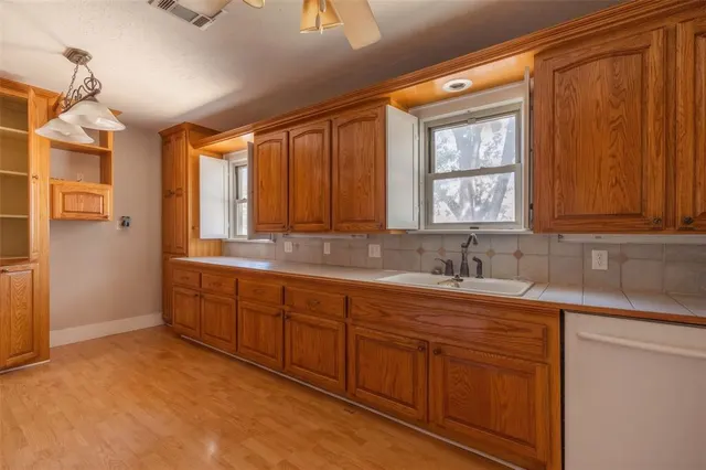 Photo 5 — 1402 S 19th Street, Chickasha, OK 73018