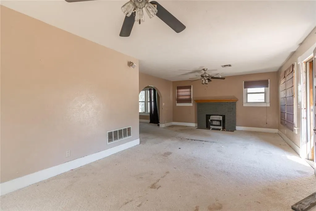 Photo 6 — 1402 S 19th Street, Chickasha, OK 73018