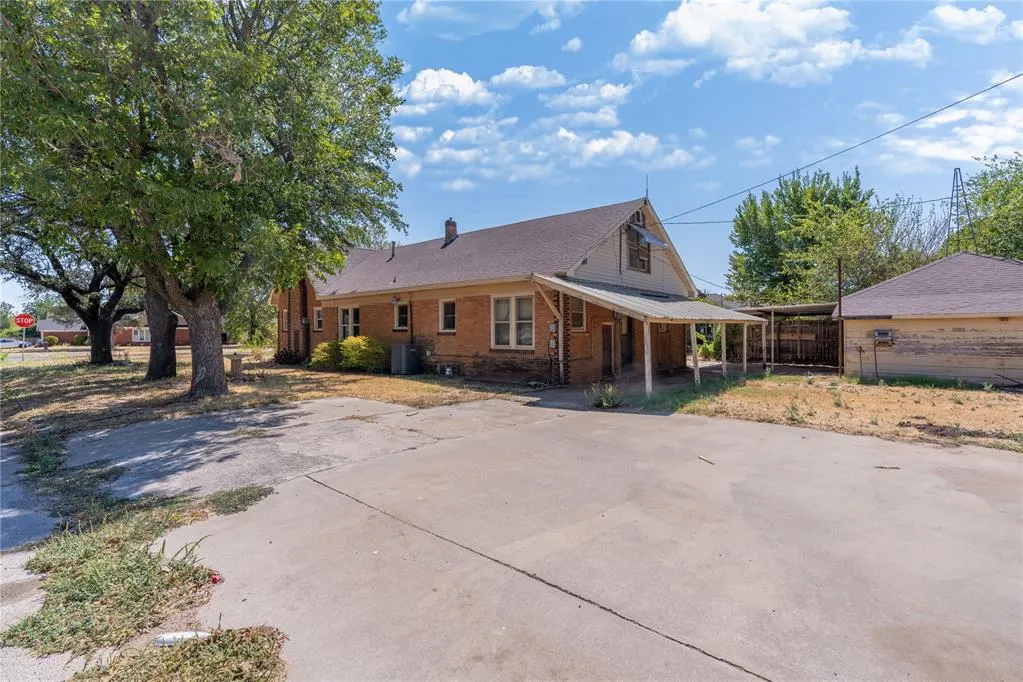 Photo 21 — 1402 S 19th Street, Chickasha, OK 73018